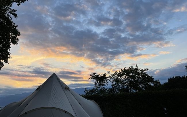 夕暮れキャンプ　テント